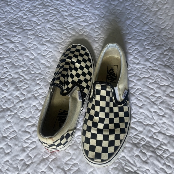 Vans - Picture 3 of 3